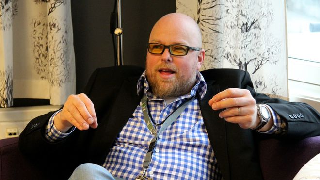 – Man skal være 25-30 år, kvinne, mulig å forme, ha tre mastergrader og ti års relevant erfaring fra lignende stillinger