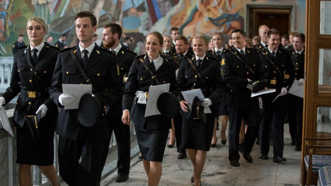 Åtte av ti politifolk fra 2017-kullet er i jobb. Nå er også 2016-kullet ajour.