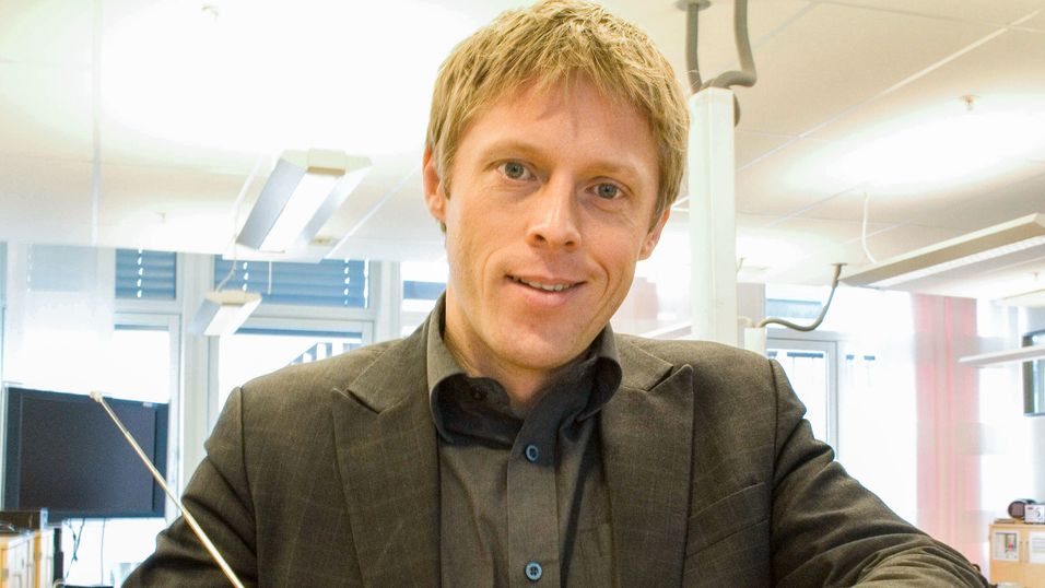 NRKs Gunnar Garfors mener Norge kan være tidlig ute med å teste bruk av 5G-teknologi i frekvensene som tidligere leverte FM-radio til befolkningen, altså frekvenser mellom 87,5 og 108 MHz.