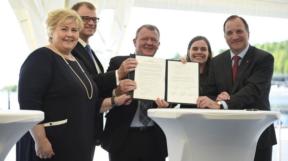 F.v. Norges statsminister Erna Solberg, Finlands statsminister Juha Sipilä, Danmarks statsminister Lars Løkke Rasmussen, Islands statsminister Katrín Jakobsdóttir og Sveriges statsminister Stefan Löfven under det nordiske statsministermøtet i Örnsköldsvik.