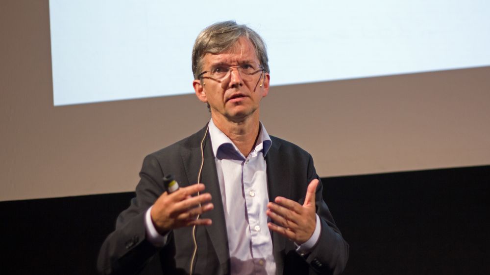Statsråd Paul Chaffey snakket om digitalisering og lederansvar under Ateas IT-sikkerhetsdag i Oslo.