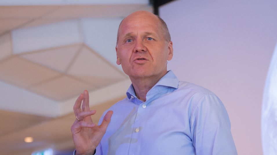 Konsernsjef Sigve Brekke foretar en rekke utskiftninger i toppledelsen.