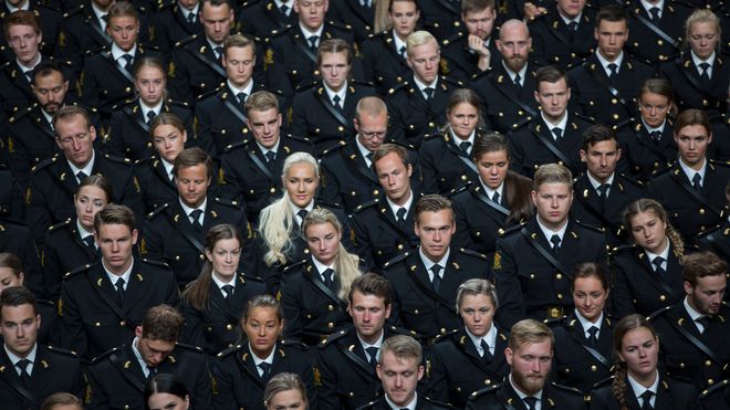Regjeringen sender politifolk ut i arbeidsledighet