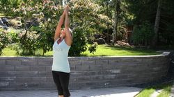 Hold deg i form med yoga i sommer