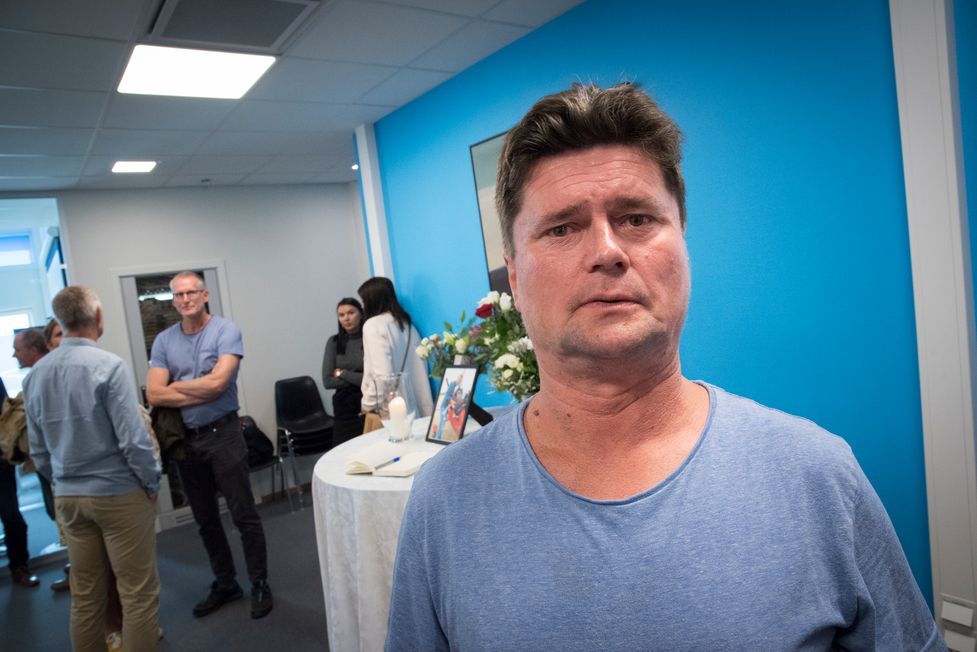 Nyhetsredaktør Lars Birger Persen i den samiske avisa Ságat på minnestund etter Morten Ruuds dødsfall.
