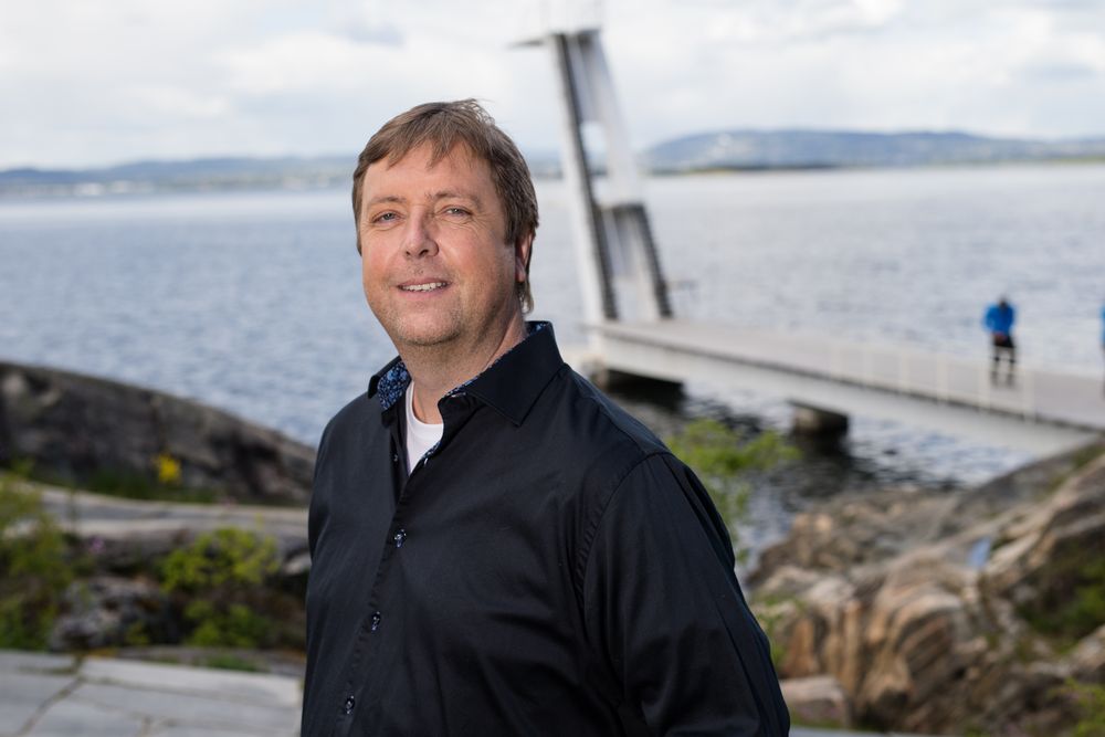 Tore Strømøy er kjent fra NRK og «Tore på sporet», men han driver også lokalavisa Frøya - på nettopp Frøya i Trøndelag. Foto: Audun Braastad / NTB Scanpix