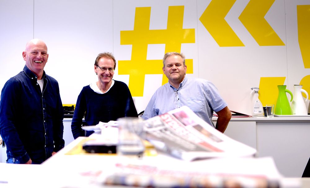 TROR PÅ LOKALE NYHETER: Kenneth Dahling - som er daglig leder for de tre bydelsavisene, Media Bergen-sjef Ove Grønnevik og Fanapostens redaktør Ståle Melhus.