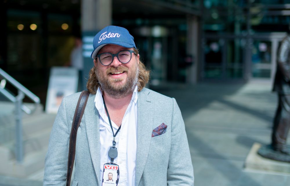 Over 80.000 følger Ken André Ottesen og BAdesken på Instagram. Nå kommer boka