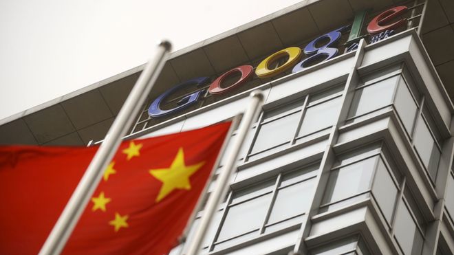 Kinesisk flagg på utsiden av hovedkvarteret til tidligere Google China, fotografert i mars 2010.