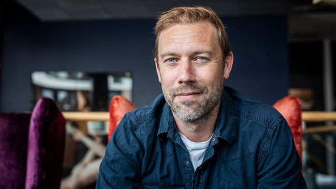 Før rollen som operatør besøkte skuespilleren politiet i én uke: – Jeg kunne aldri vært politi selv