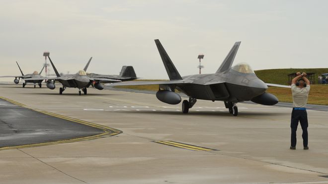 Amerikanernes superjager på vei til Ørland for å trene med norske F-35