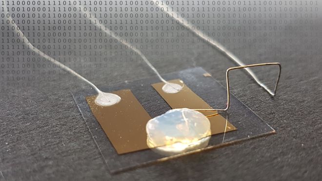 Verdens minste transistor kontrolleres med ett enkelt atom