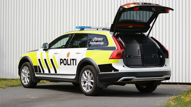 Politihundene får krype inn i oppgradert Volvo