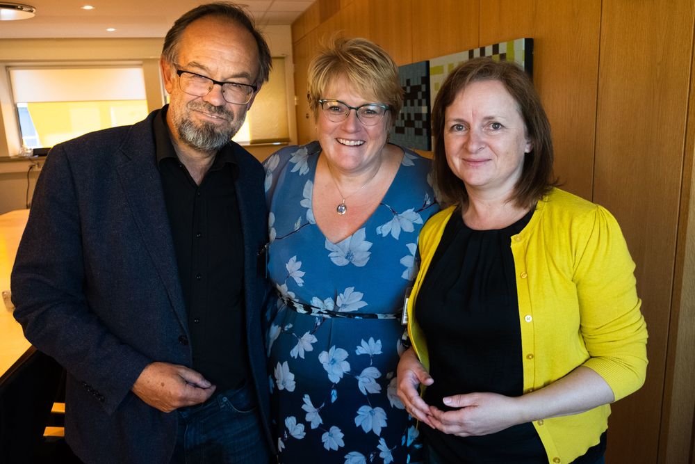 Noregs Mållag ved leder Magne Aasbrenn og daglig leder Gro Morken Endresen møter kulturminister Trine Skei Grande (V) i Kulturdepartementet tirsdag.