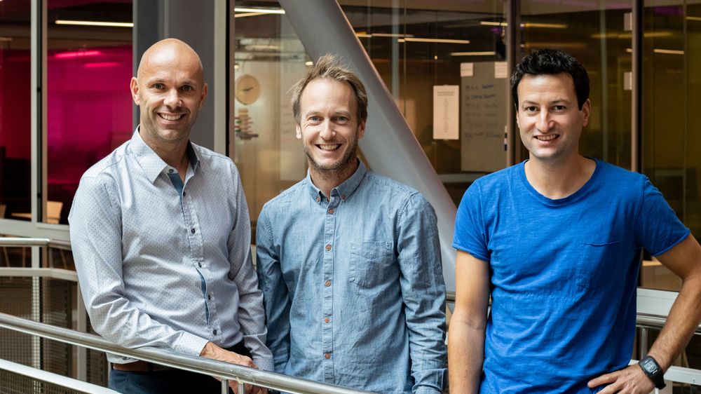 Sverre Dale Moen (daglig leder), Sigbjørn Kolberg (sjef for fastvare-utvikling) og Matthieu Lacolle (teknologisjef) fra Oslo-selskapet Sensibel.
