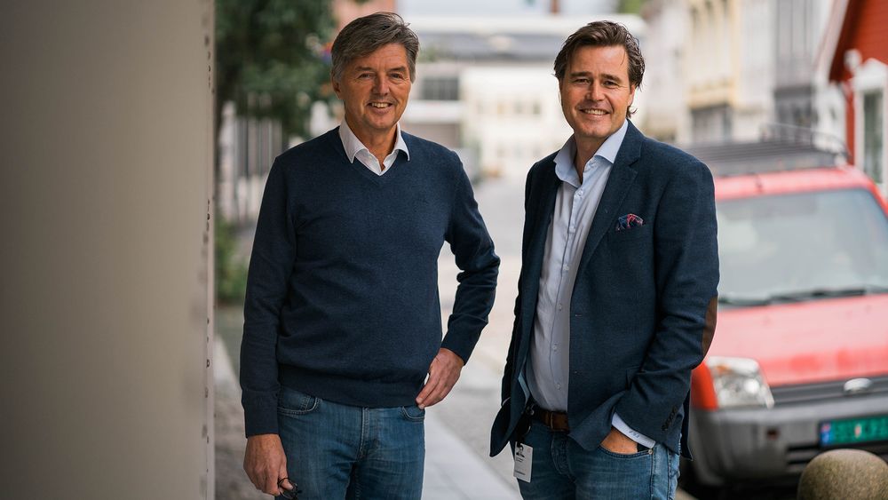 Alle ansatte blir med videre, forteller (fra v.) daglig leder Erik Gams Steine i Dataoppdrag, her avbildet med norgessjef Lars Solbakken i Candidator.