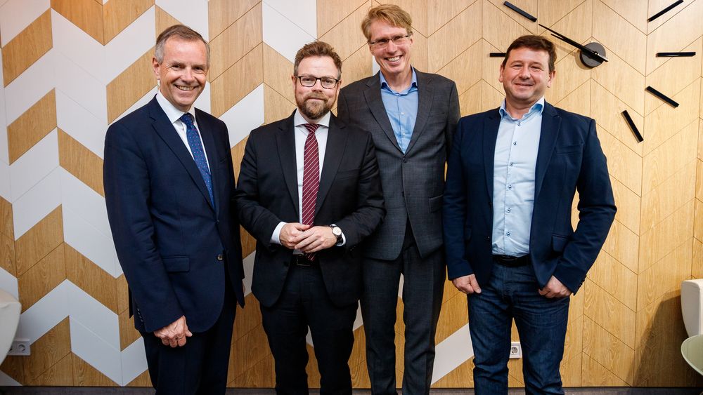 Næringsministeren på besøk hos Iteras Kiev-kontor. F.v.: Norges ambassadør i Ukraina, Ole Terje Horpestad; Næringsminister Torbjørn Røe Isaksen; Itera-sjef Arne Mjøs og leder av Iteras Kiev-kontor, Igor Mendzebrovski