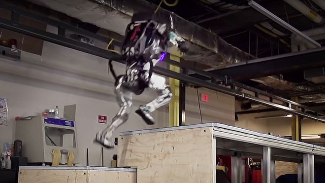 Nå har Atlas-roboten lært seg parkour