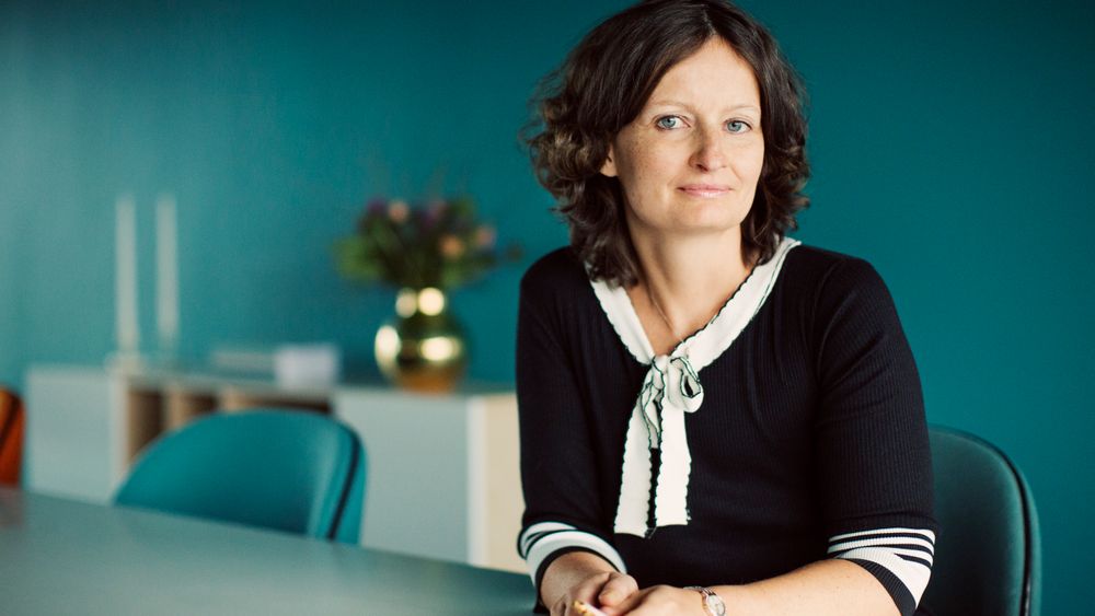 Advokat og anskaffelsesekspert Marianne Dragsten mener UDE har brutt reglene ved å holde tilbake informasjon som kan påvirke kontraktsverdien.