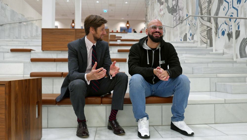 Dress og hettegenser: Mens DNB kan bank har Foundry sin spesialkompetanse på å utvikle digitale plattformer. Fra v. konserndirektør for new business Rasmus Figenschou i DNB og adm.dir David Brear i 11 FS.