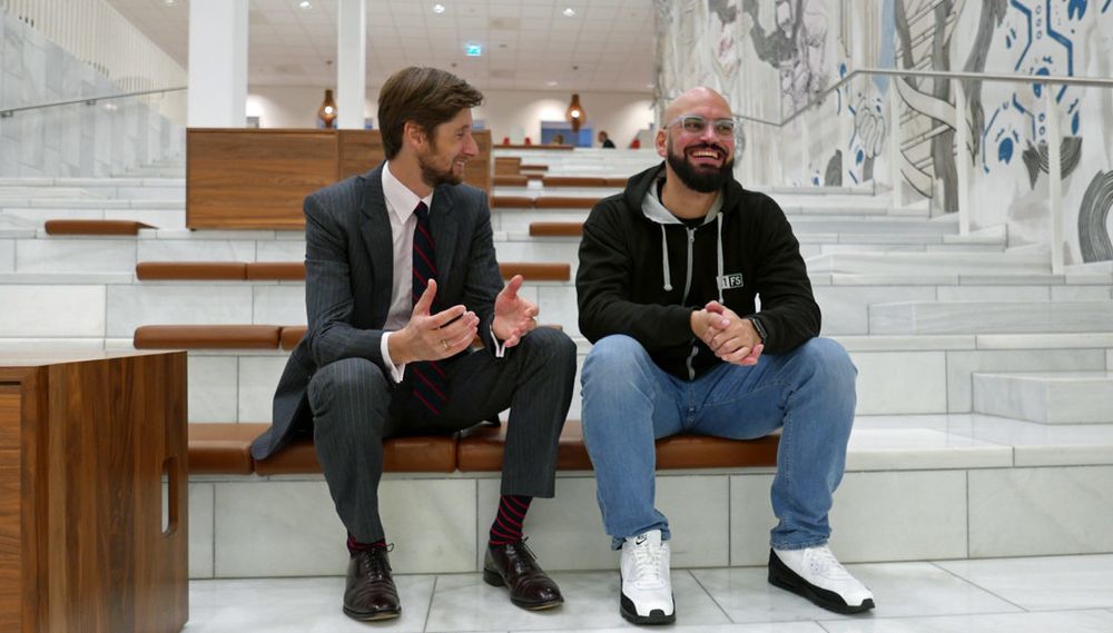 Dress og hettegenser: Mens DNB kan bank har Foundry sin spesialkompetanse på å utvikle digitale plattformer. Fra v. konserndirektør for new business Rasmus Figenschou i DNB og adm.dir David Brear i 11 FS.