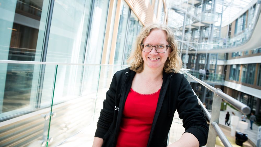 Siv Hollup er både utvikler hos Bouvet og foreleser ved Universitetet i Bergen.