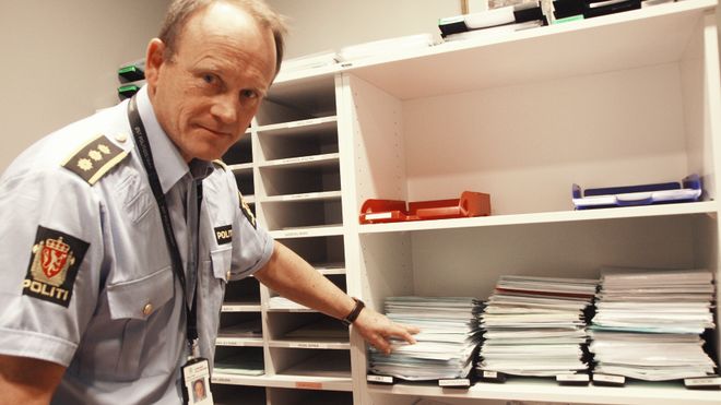 Før fanget han tyver og bekjempet kriminalitet. Nå sorterer han post.