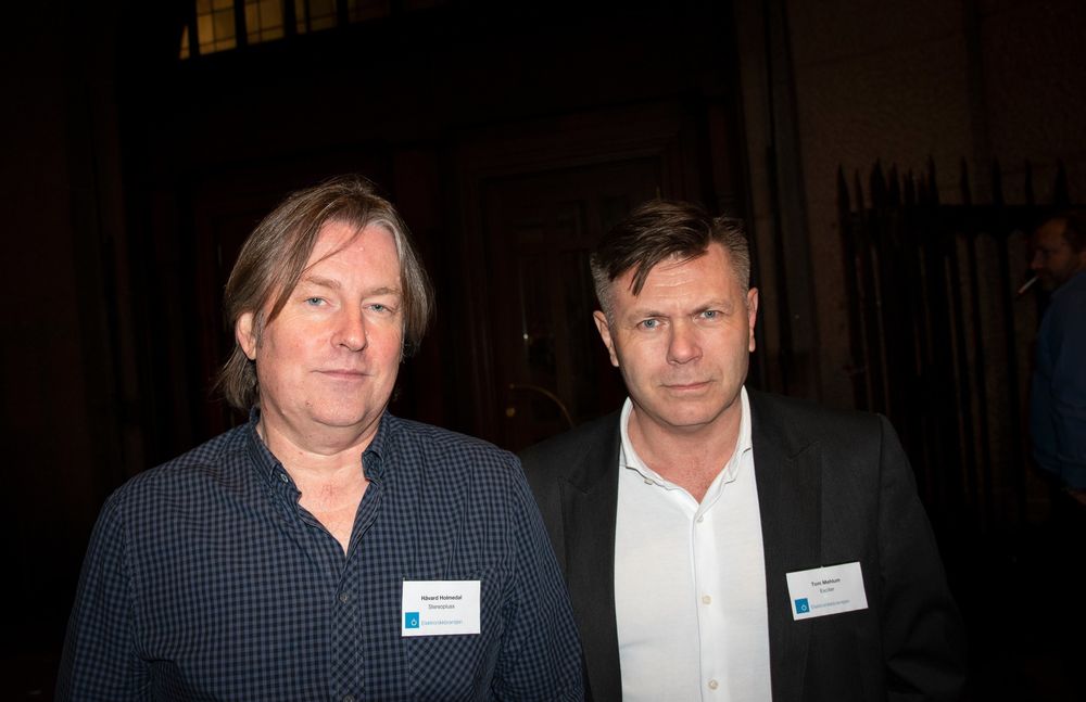 Håvard Holmedal i Stereopluss og Tom Mehlum i Stereopluss sitt utgiverselskap Exciter. Her fra Elektronikkbransjens galla