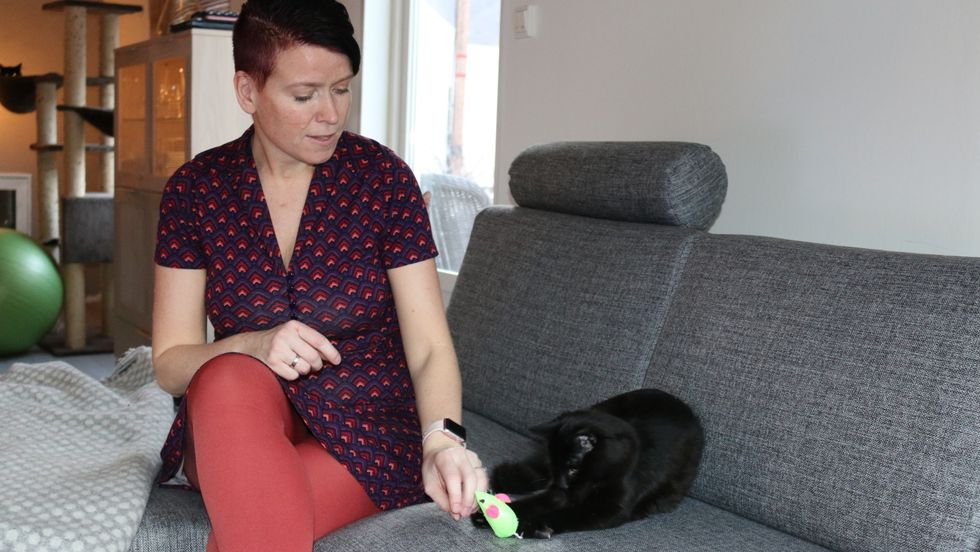 DYREGLAD: Renate Gjevik Lunde meinar alle burde hjelpe til der dei kan.