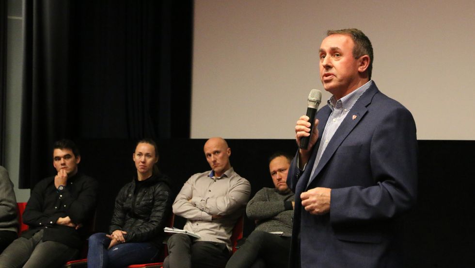 MØTE OM SEIMSDALSTUNNELEN: Onsdag inviterte representantar frå kommunen og Statens vegvesen til folkemøte om utbetring av Seimsdalstunnelen i Årdal kommune.