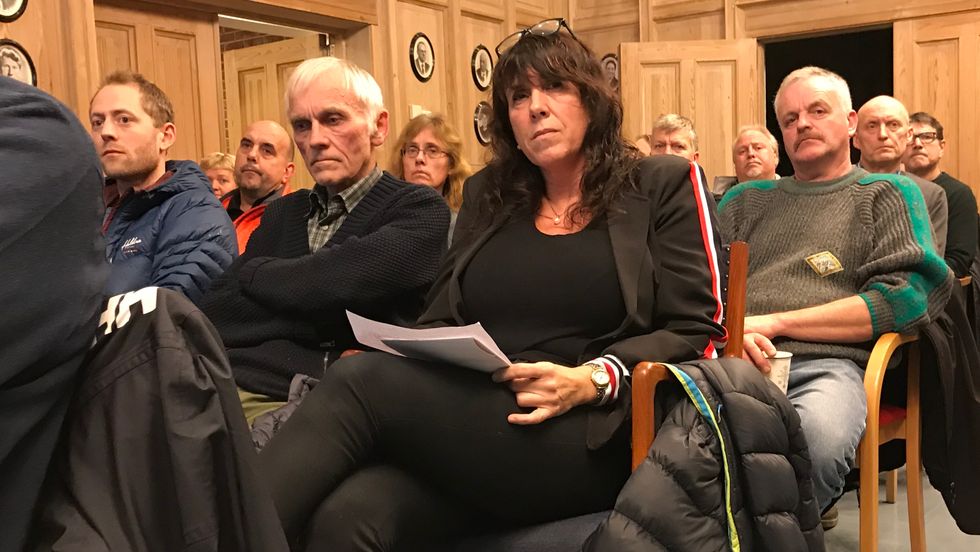 VIL KJEMPA: Ledvin Uglane og Aud Irene Øyre er to av dei som kjempar mot at Statnett skal bygga ny kraftlinje over husa deira.