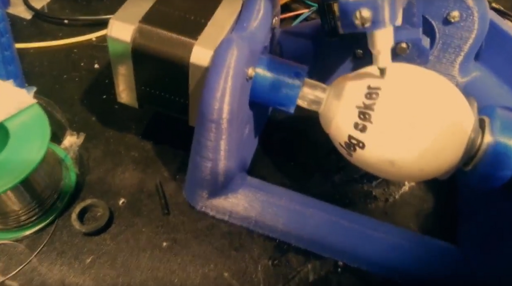 Søknaden ble skrevet på et 3D-printet egg.