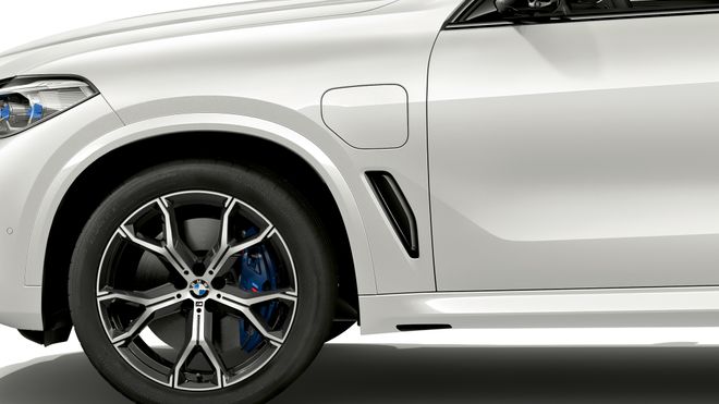 BMW X5 xDrive45e er en kommende hybridvariant av SUV-en. Den skal ha 8 mils elektrisk rekkevidde.