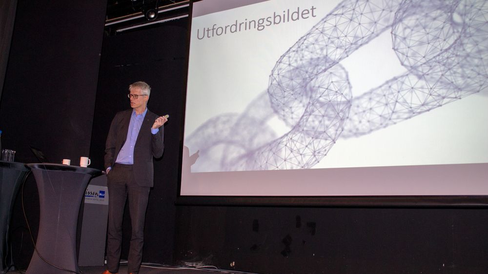I tillegg til å være utvalgsleder kjenner vi også Hans Christian Holte som skattedirektør i Skatteetaten.