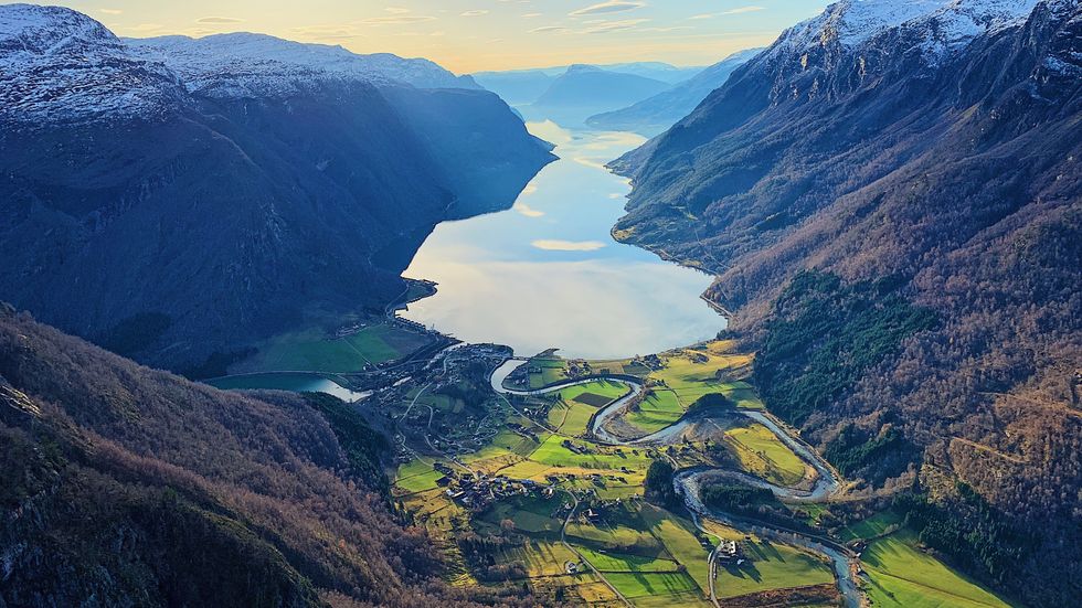 UTAN NETT: Mørkridsdalen i Luster har vore utan nett i halvanna døgn.