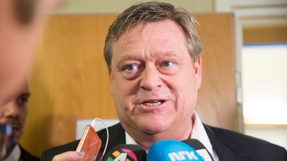 Settestatsråd Harald T. Nesvik (FRP) avslører at regjeringens bekymringer for sikkerheten vil kunne medføre nye regler som operatørene må ta på største alvor.