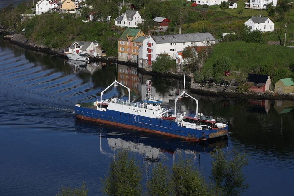MF Ole Bull blir hybrid og gjøres klar for å bli nullutslippsferge. Osterøy Ferjeselskap drifter sambandet Breistein-Valestrand med ferga.