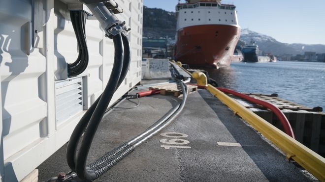 En halv milliard er delt ut til landstrøm-anlegg i Norge. Nå endrer Enova støtteordningen