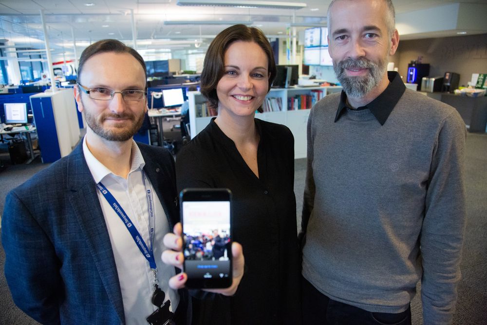 F.v.: Administrerande direktør i Haugesunds Avis, Øystein Vormestrand, saman med publiseringsredaktør Inger Therese Holgersen og ansvarleg redaktør Einar Tho.