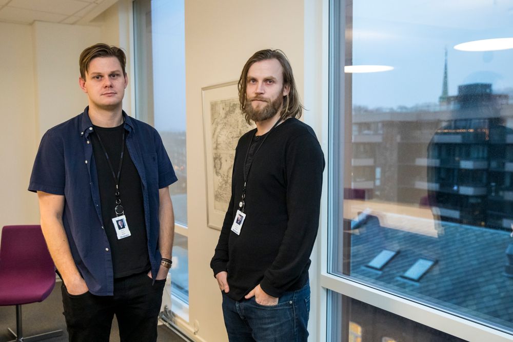 Journalist i Adresseavisen, Jonas Alsaker Vikan, her saman med grafikar i Adresseavisen, Jonas Nilsson.
