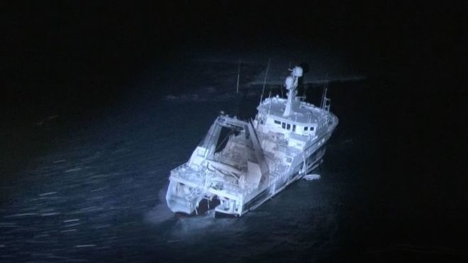 Northguider ligger på grunn i Hinlopenstredet. Bergingen planlegges av Ardent Global på vegne av rederiet Opilio.