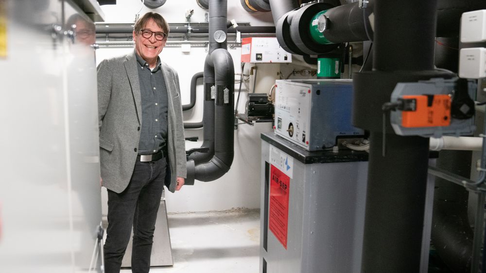 Avtroppende GK-sjef Jon Valen-Sendstad synes kravene til utnyttelse av solenergi i lavenergibygg kan være i strengeste laget.