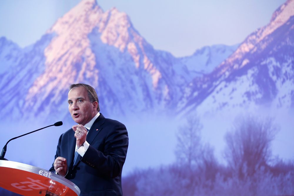 Sveriges statsminister Stefan Löfven har bred støtte for å forby bensin- og dieselbiler fra 2030.
Foto: Vidar Ruud / NTB scanpix