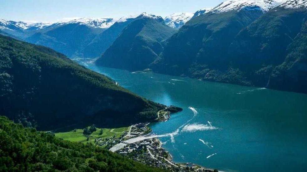 SATSAR PÅ REISELIV: Eit nytt selskap i Balestrand ønskjer å tilby aktivitetar innan reiseliv knytt til Sognefjorden.