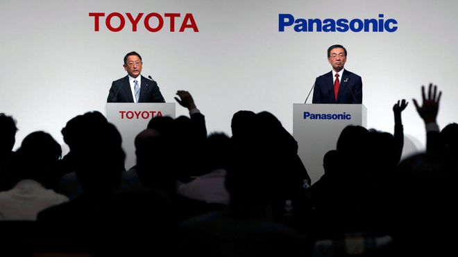 Toyota og Panasonic går sammen om å lage elbilbatterier fra neste år