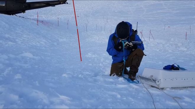 Snowvision rakk bare å søke 3 mål av raset i Tamokdalen før de måtte avblåse på grunn av økt rasfare.