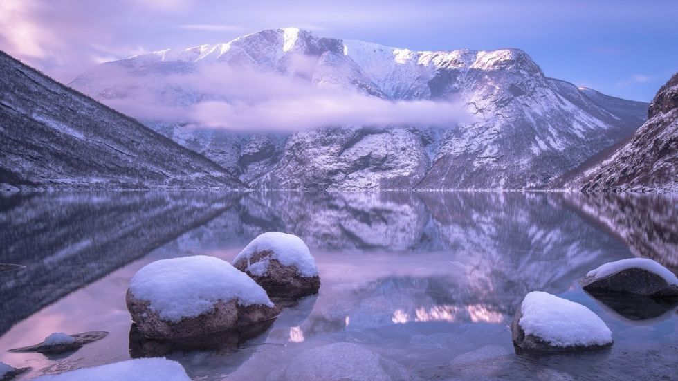 FJORD OG FJELL: På vekas foto kan ein sjå nydeleg natur i Årdal.