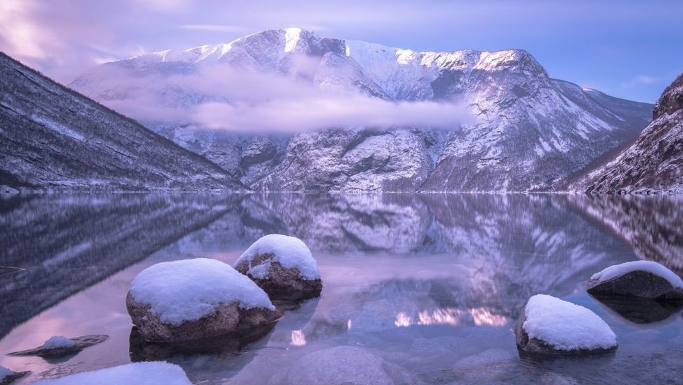 FJORD OG FJELL: På vekas foto kan ein sjå nydeleg natur i Årdal.