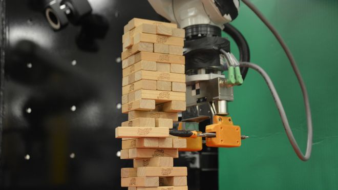 Brukte AI – lærte robot å spille Jenga