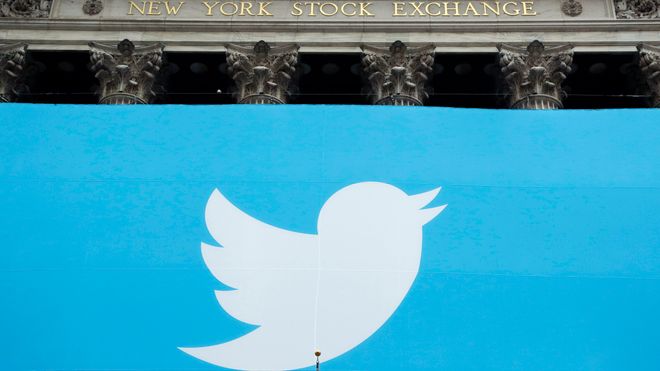 Twitter-logo drapert på fasaden til børsen i New York før sin børsnotering i 2013.
